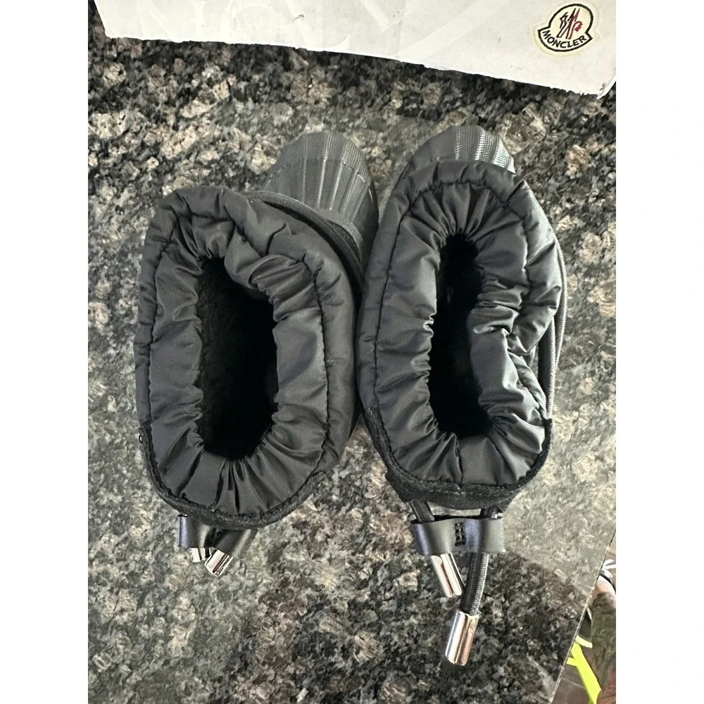 Moncler Chris Snow Boots Black Suede Nylon Duck Boots TG 28 US 10.5K kids shoes